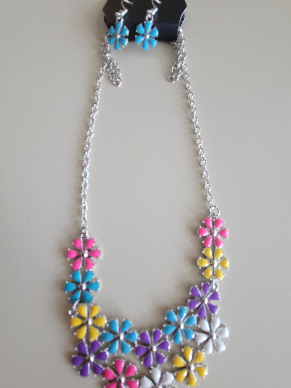 Paparazzi Bright Enamel Multi-Flower Necklace &  - Bracelet - Picture 2 of 3